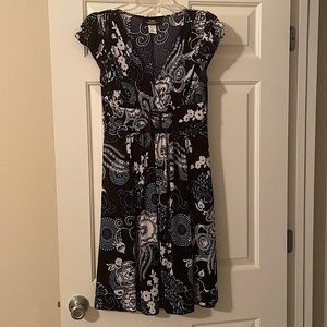 V-neck dress, navy and white